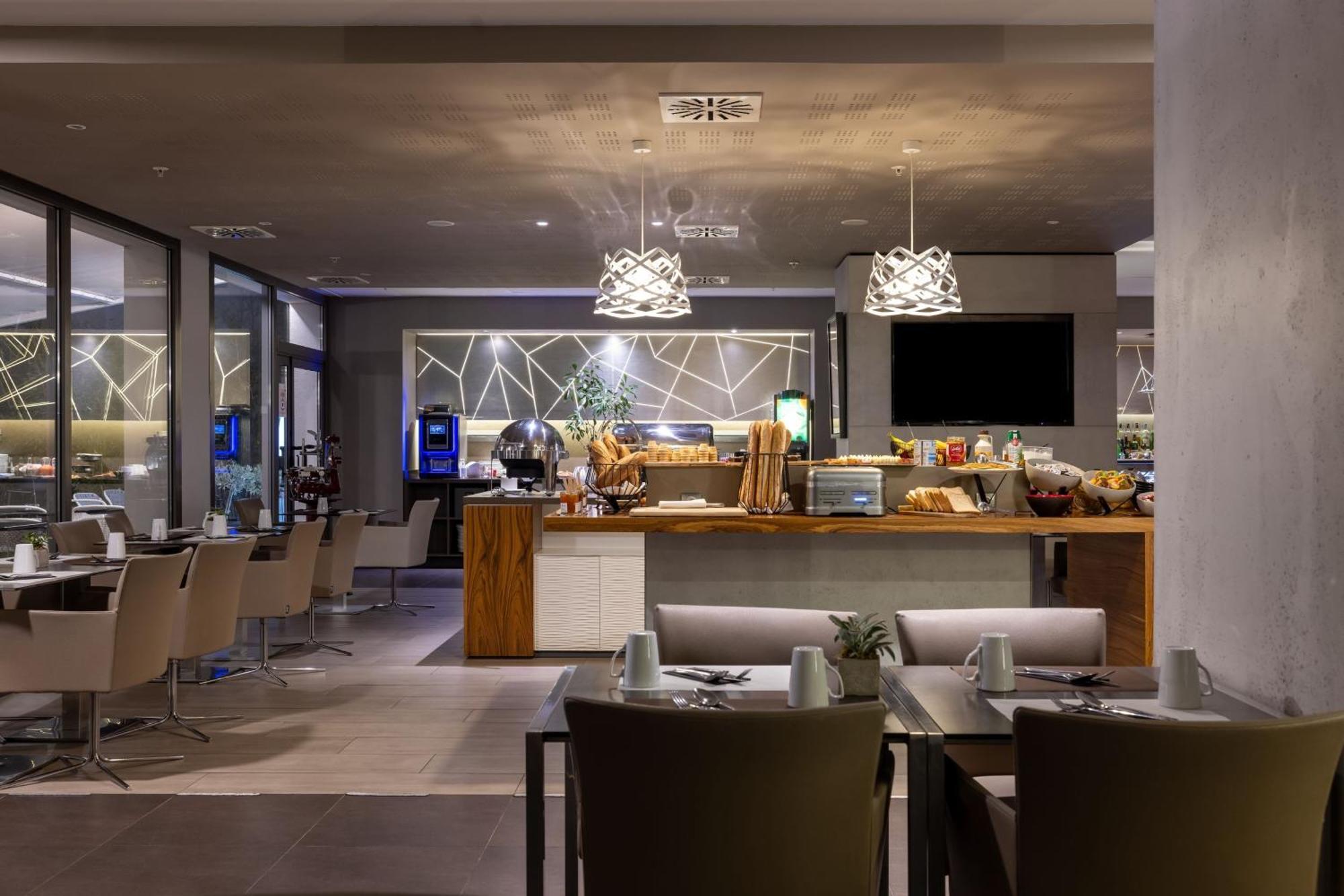 Ac Hotel By Marriott Marseille Prado Velodrome Екстериор снимка